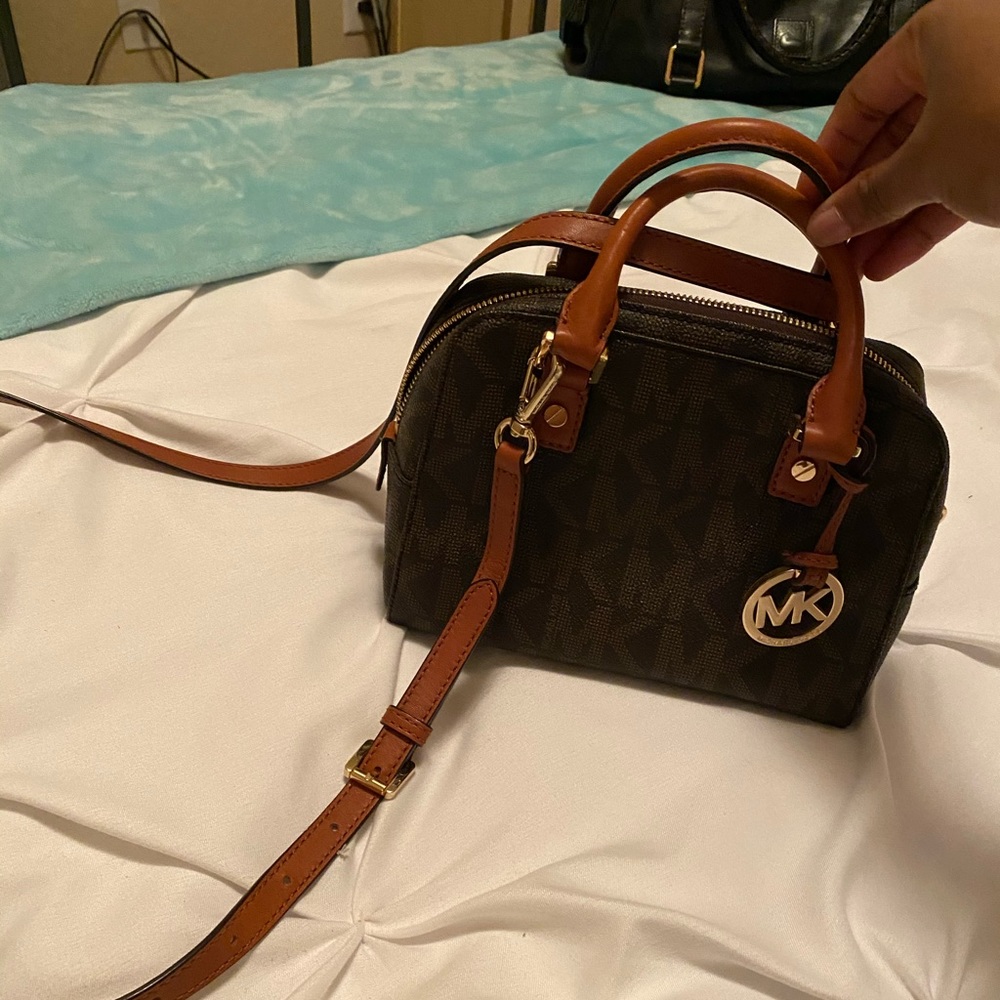 Mini Michael kors cross Body